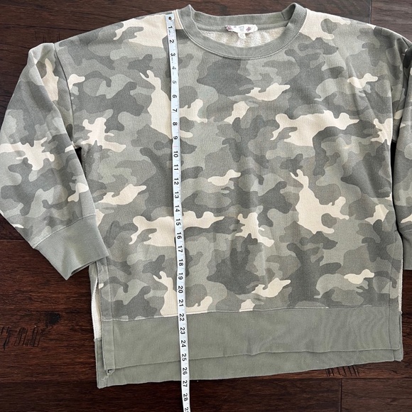 Hippie Rose Lightweight Crewneck Camouflage Sweatshirt Sz XL - Picture 5 of 8